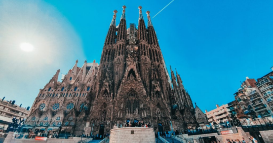 The Sagrada Família: A “Forever Under Construction” Building The Sagrada Família: A “Forever Under Construction” Building