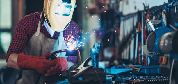The Ultimate Guide to Custom Welding Helmets: Personalization, Accessory Upgrades, and Workflow Optimization